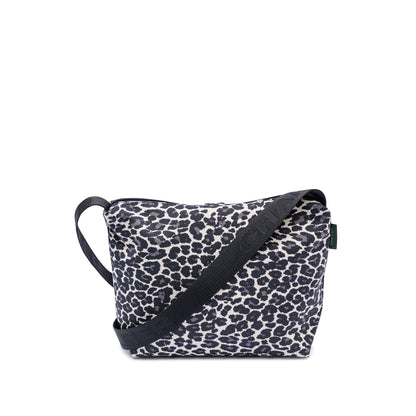 エルベシャプリエ Herve Chapelier 1752FJQ (ナイロンスクエアショルダーバッグM　パンサー　ロゴ入りストラップ）