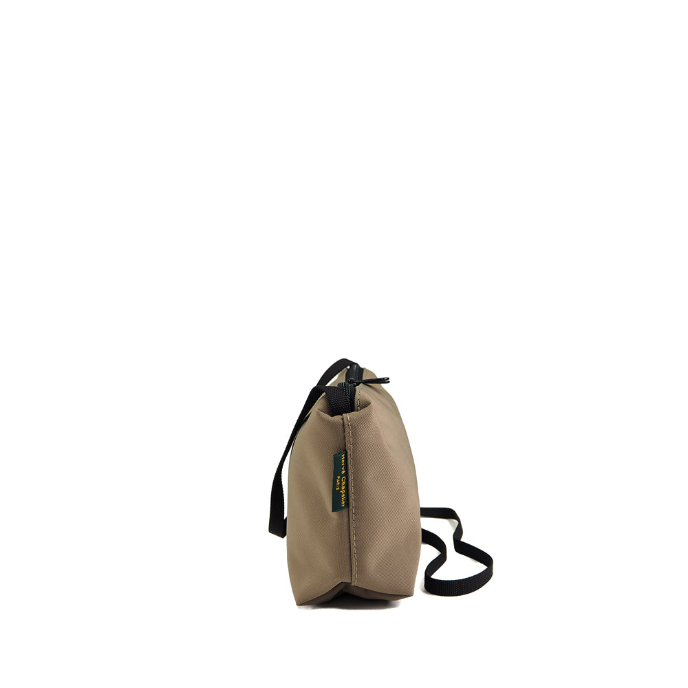 エルベ シャプリエ HERVE CHAPELIER ショルダーバッグ ナイロン スクエアショルダー ポシェット クロスボディ サコッシュ 2884N 0001 楽天市場】HERVE CHAPELIER エルベシャプリエ ナイロンスクエア